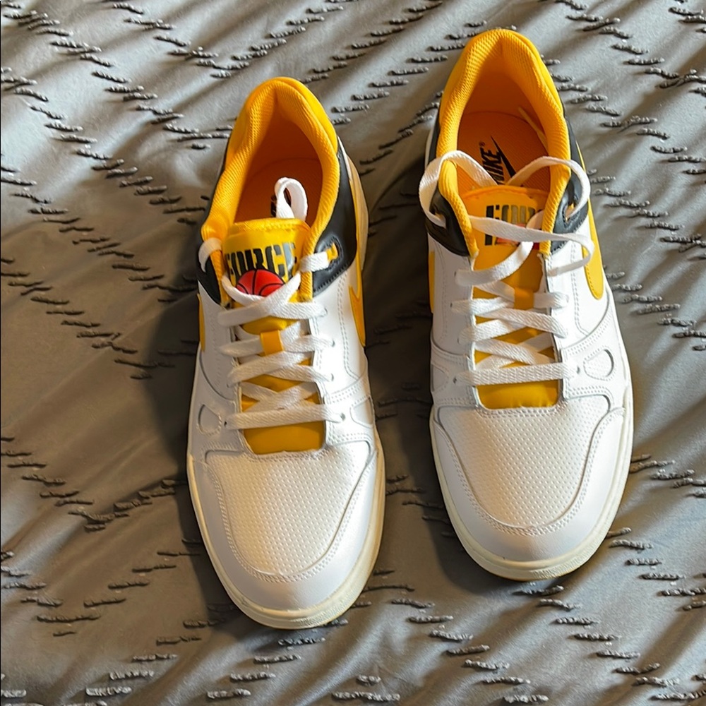 Nike Full Force low sneakers